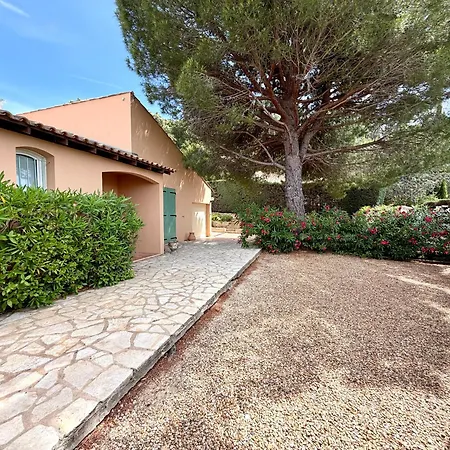 Maison La Pinede Les Lecques Avec Piscine Vakantiehuis