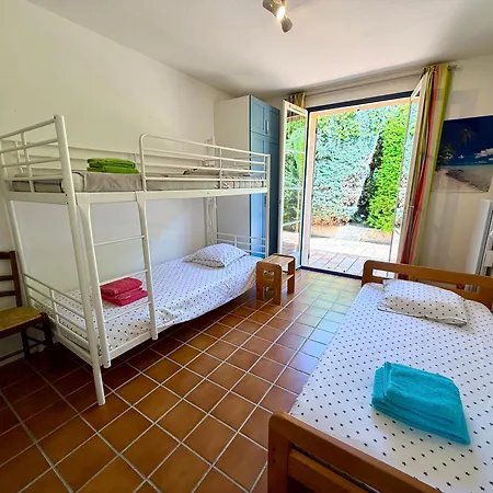 بيت للعطل Maison La Pinede Les Lecques Avec Piscine سا سيرْ سور مير
